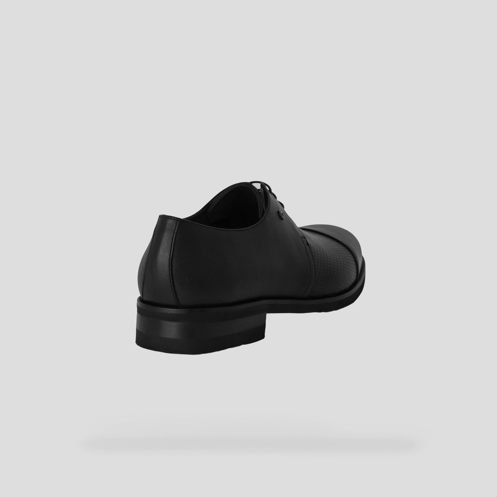 TESLA Shoes 3648 with ligature Grip